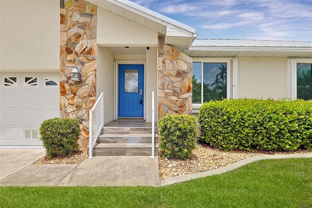 1230 SWAN COURT photo 7