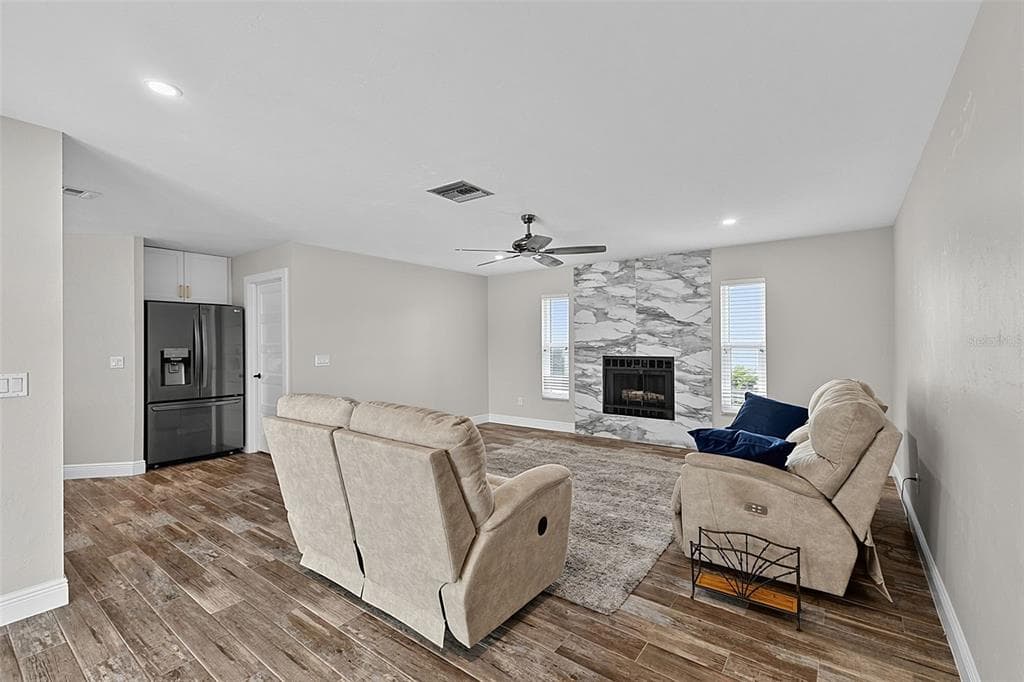 1230 SWAN COURT photo 18