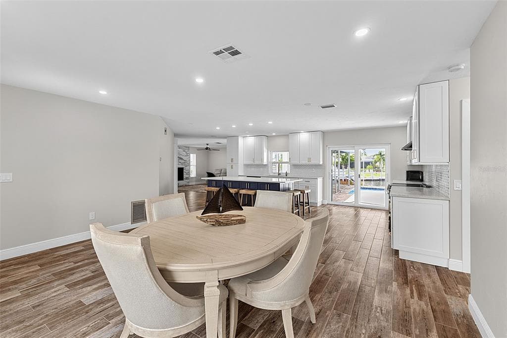 1230 SWAN COURT photo 8