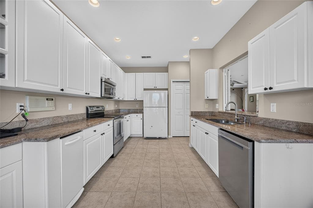 9141 LOS LAGOS COURT 101 photo 16