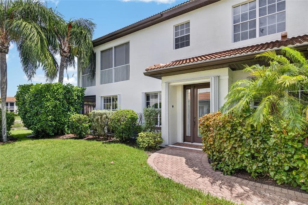 9141 LOS LAGOS COURT 101 photo 4