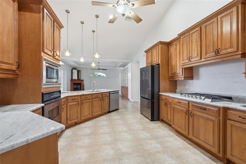 470 SPRING LAKE BOULEVARD NW photo 2