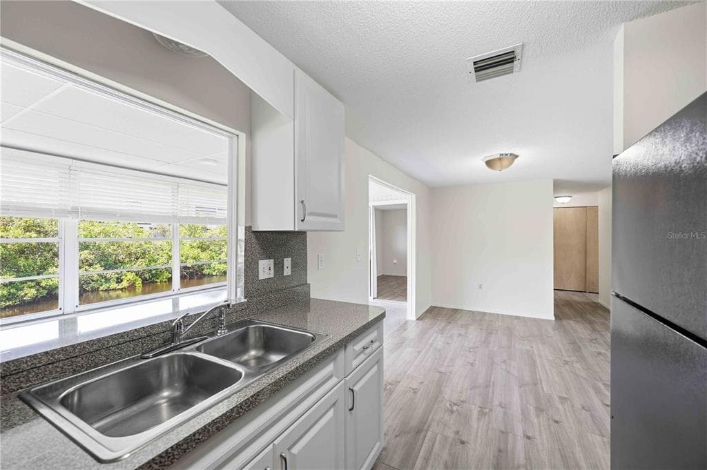 706 QUAIL COURT photo 12