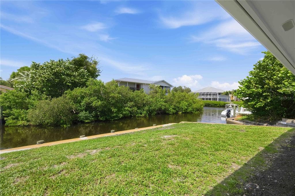 706 QUAIL COURT photo 24