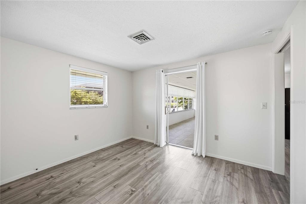 706 QUAIL COURT photo 14