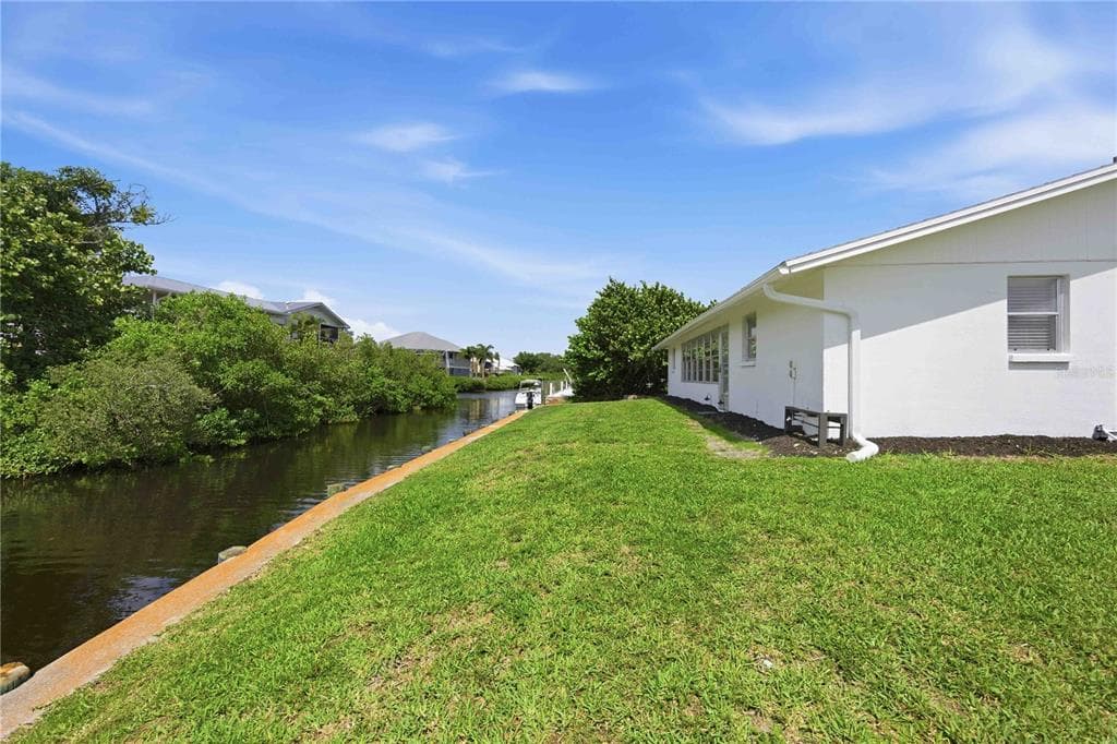 706 QUAIL COURT photo 25