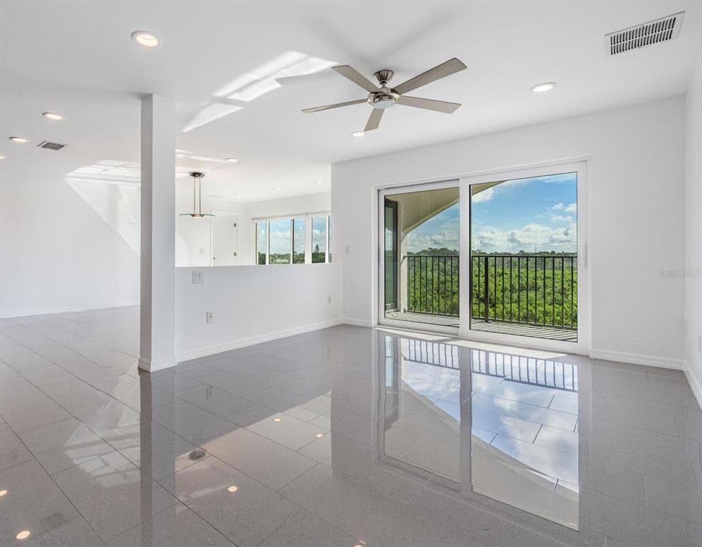 244 MARINER DRIVE 244 photo 8