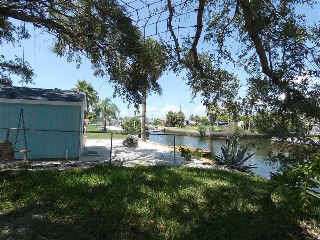 13400 CAROL DRIVE photo 6