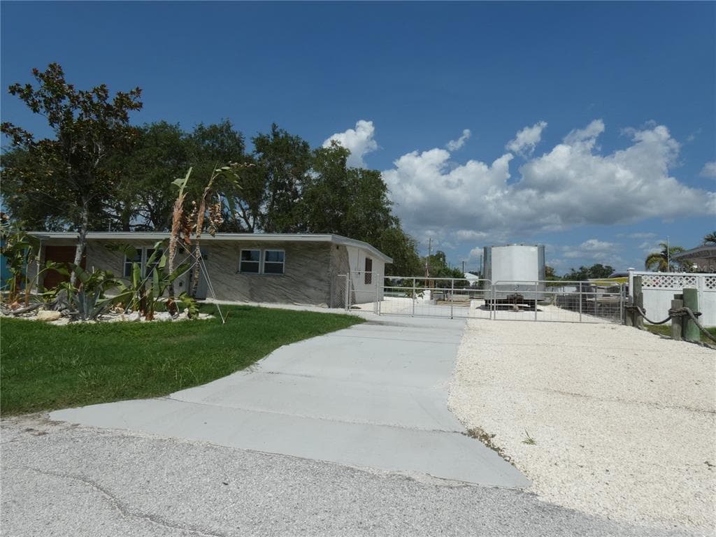 13400 CAROL DRIVE photo 14