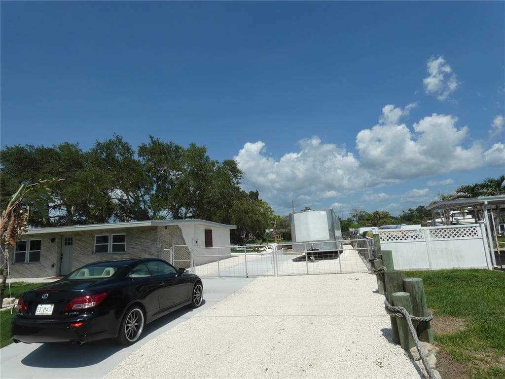 13400 CAROL DRIVE photo 8