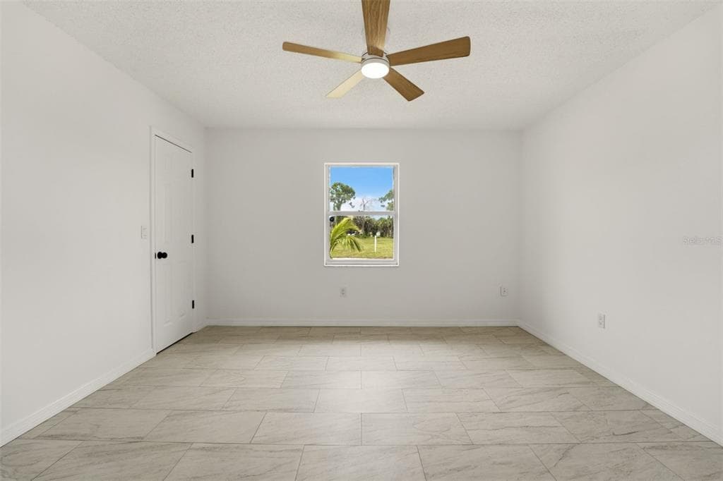 192 ANNAPOLIS LANE photo 13
