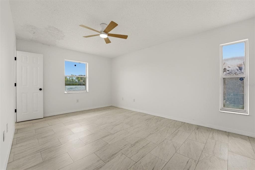 192 ANNAPOLIS LANE photo 15