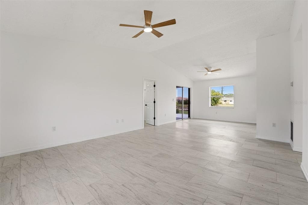 192 ANNAPOLIS LANE photo 4