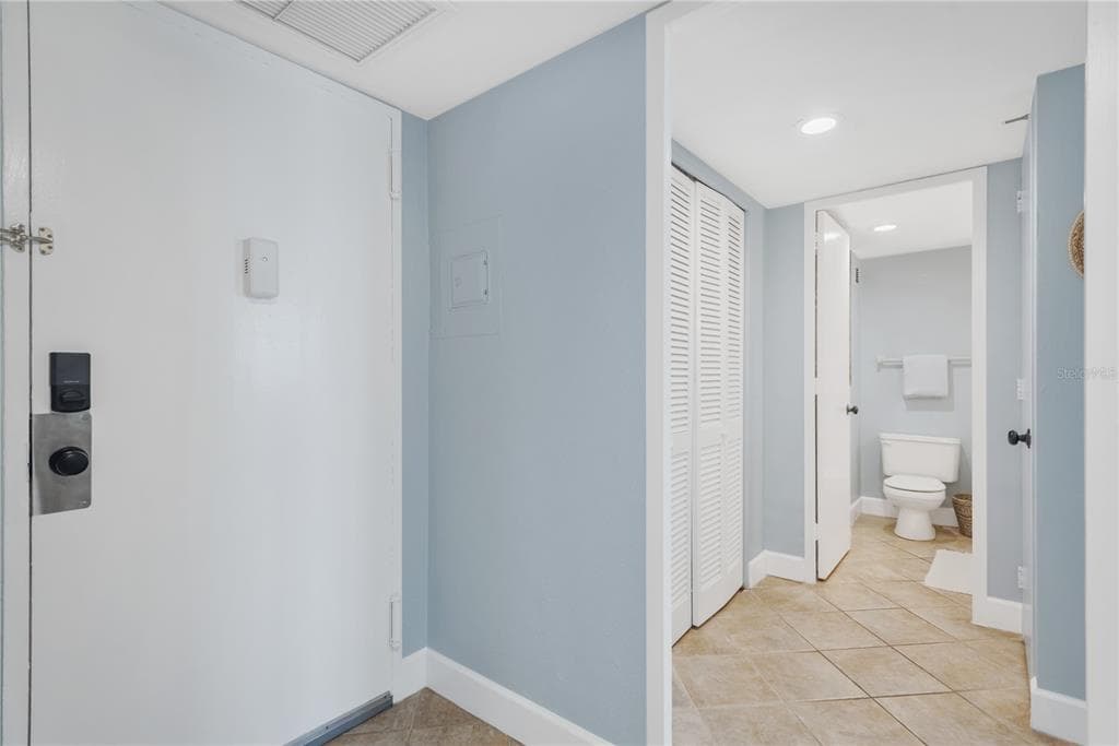 880 MANDALAY AVENUE N404 photo 5