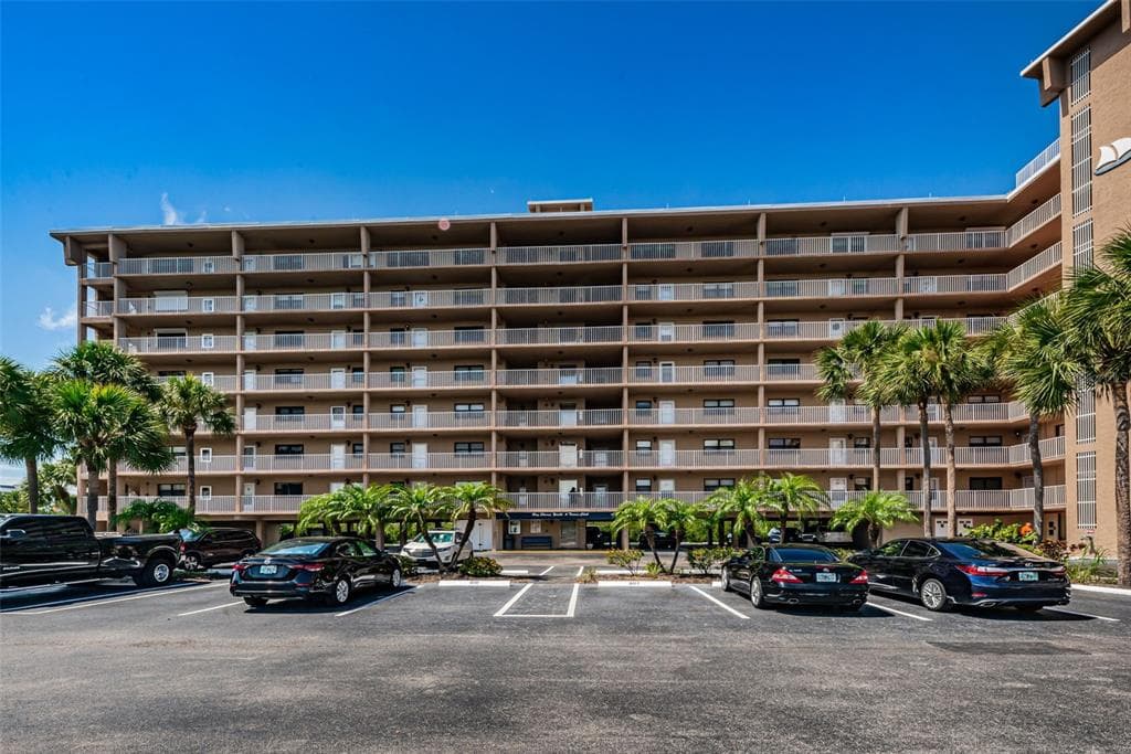 19451 GULF BOULEVARD 301 photo 2