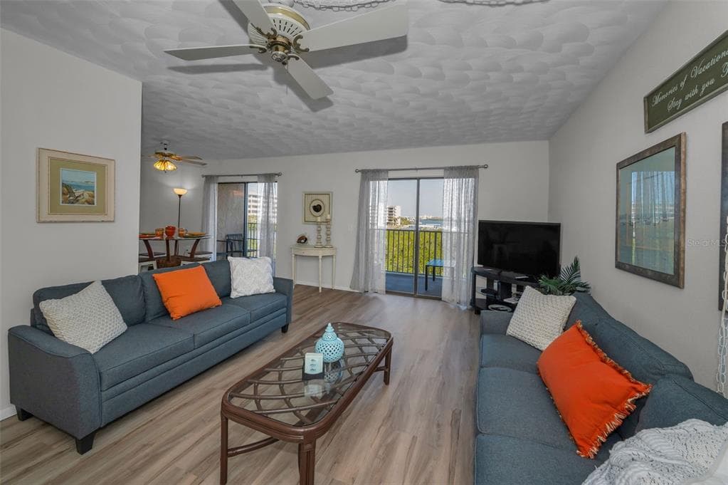 19451 GULF BOULEVARD 301 photo 6