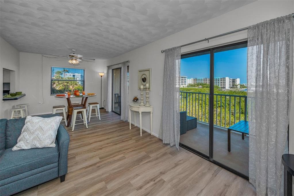 19451 GULF BOULEVARD 301 photo 12