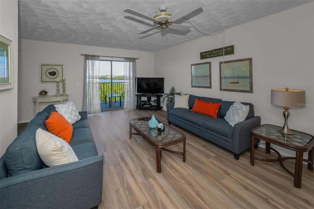 19451 GULF BOULEVARD 301 photo 22
