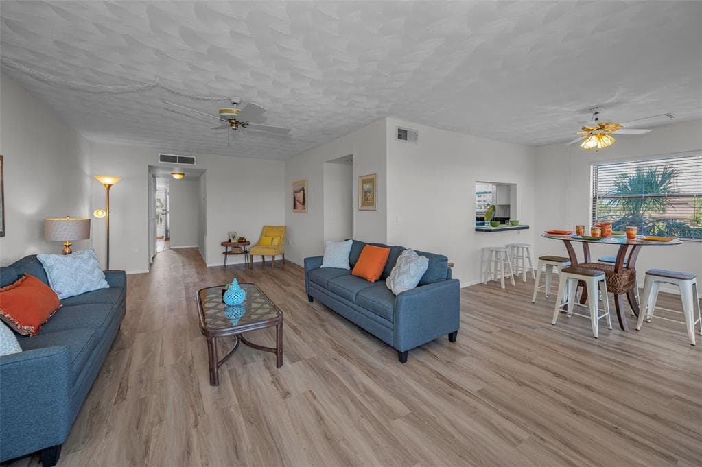 19451 GULF BOULEVARD 301 photo 14