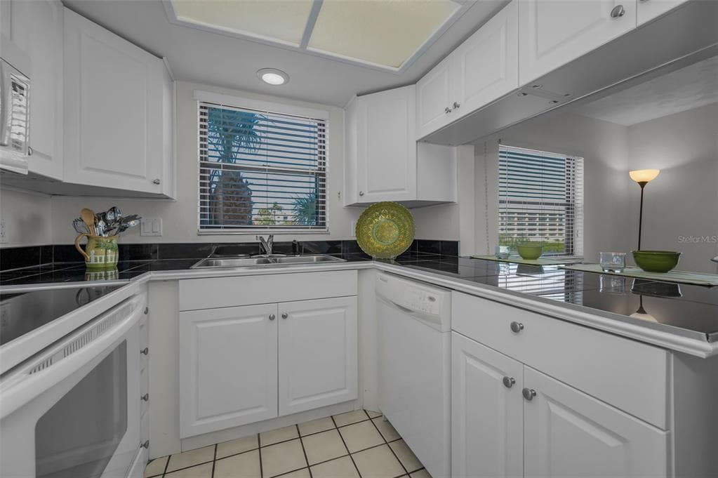 19451 GULF BOULEVARD 301 photo 18