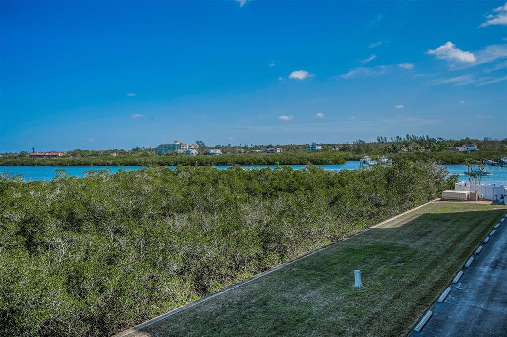 19451 GULF BOULEVARD 301 photo 11