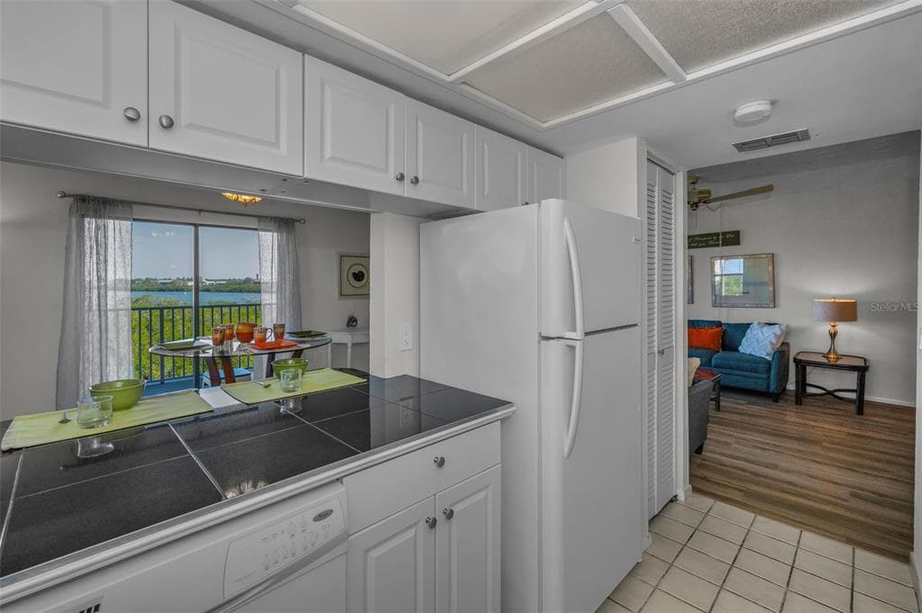 19451 GULF BOULEVARD 301 photo 21
