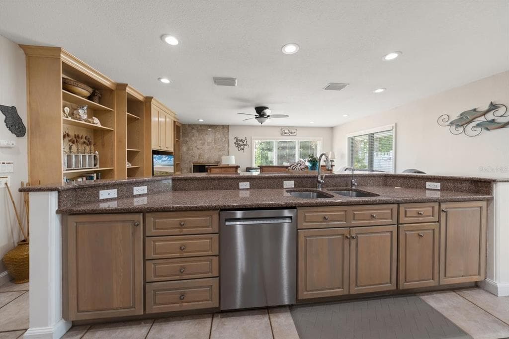 2308 BEACH TRAIL photo 12