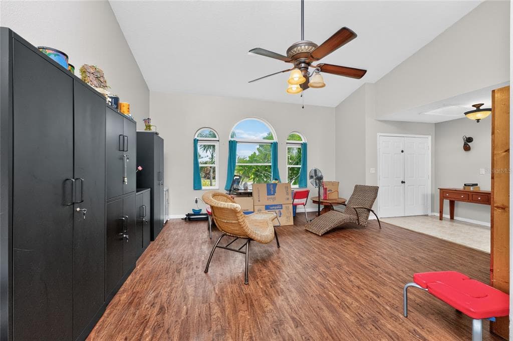 2466 NEWBURY STREET photo 9