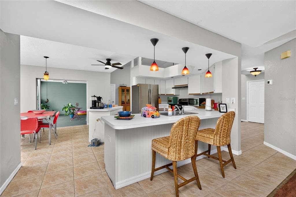 2466 NEWBURY STREET photo 18