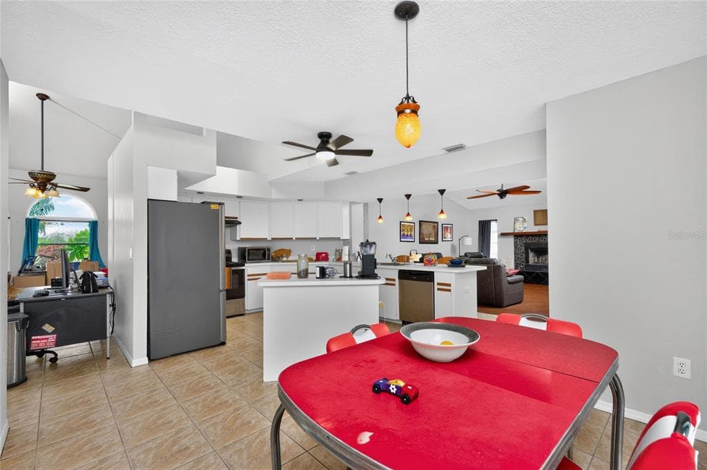 2466 NEWBURY STREET photo 15