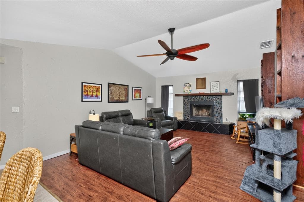 2466 NEWBURY STREET photo 19