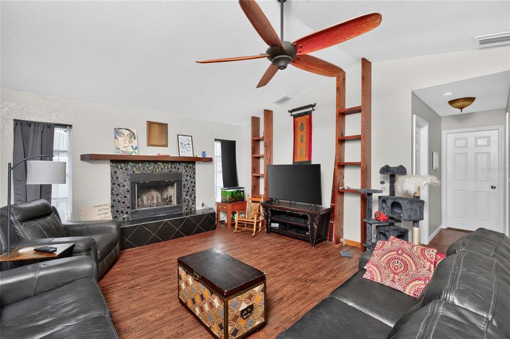 2466 NEWBURY STREET photo 21