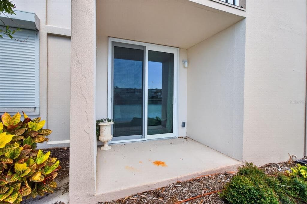 7625 SUN ISLAND DRIVE S 103 photo 22