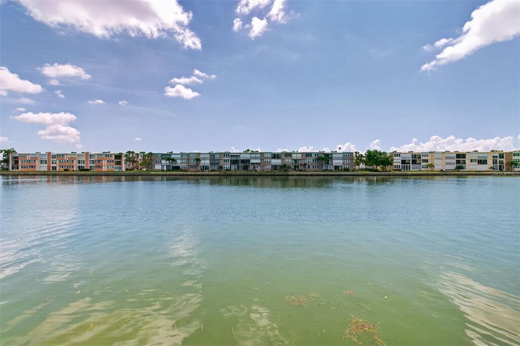 7625 SUN ISLAND DRIVE S 103 photo 24