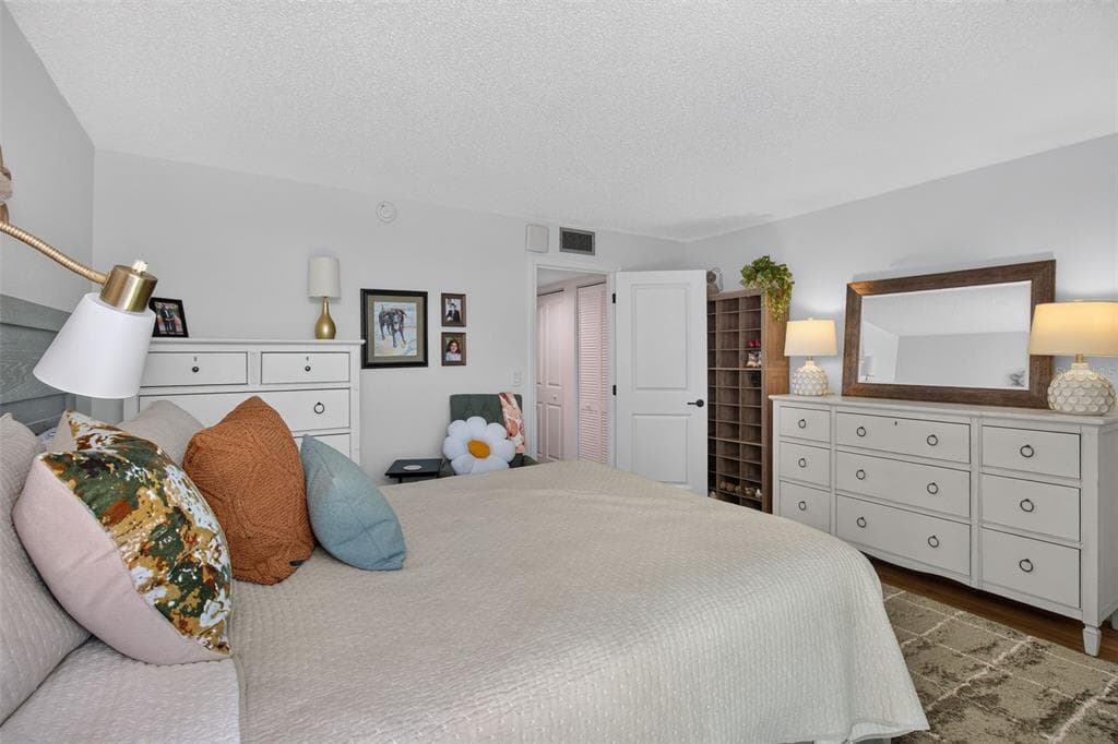7625 SUN ISLAND DRIVE S 103 photo 18