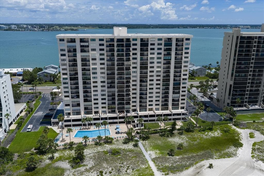 1270 GULF BOULEVARD 1503 photo 2
