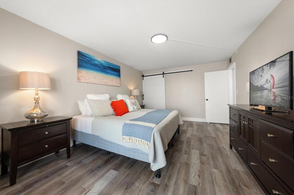 1270 GULF BOULEVARD 1503 photo 20