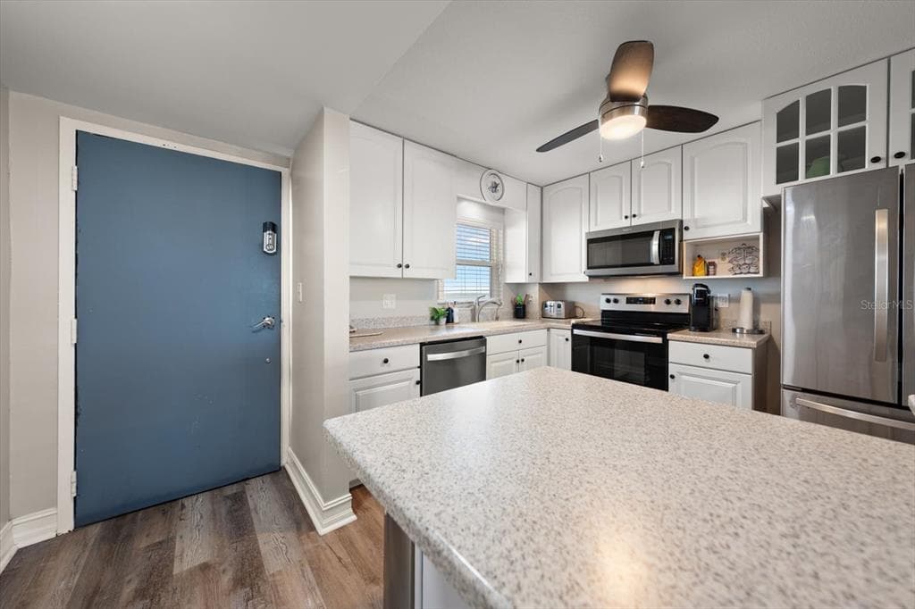 1270 GULF BOULEVARD 1503 photo 4