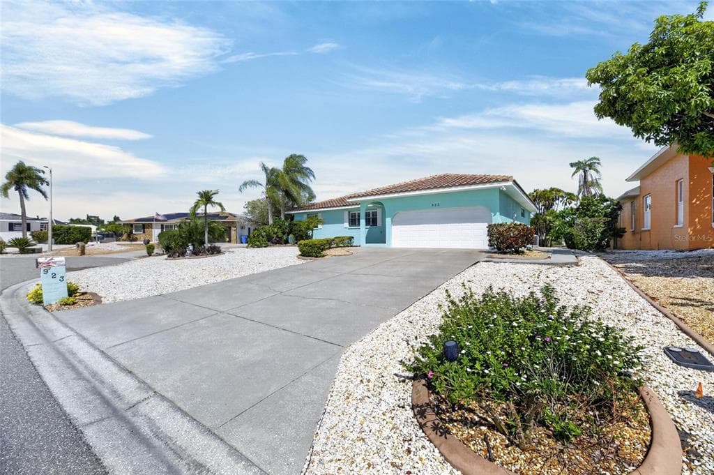 923 GOLF ISLAND DRIVE 4