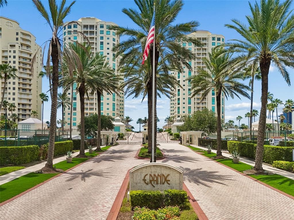 1170 GULF BOULEVARD 403 photo 3