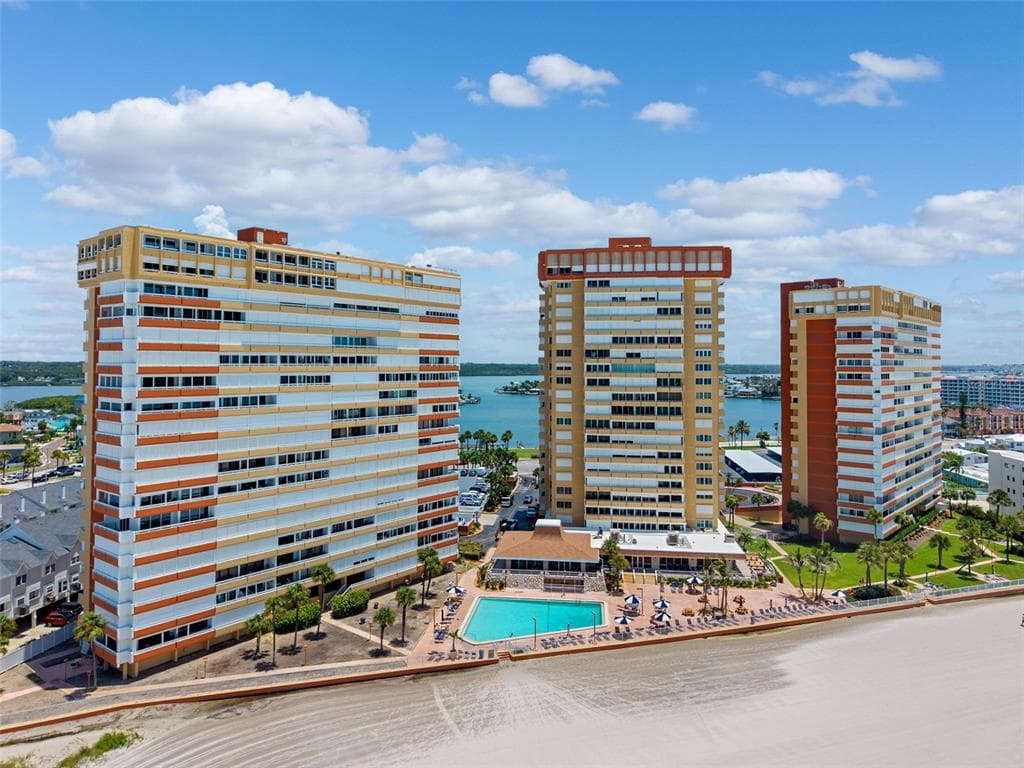 17940 GULF BOULEVARD 11E photo 2