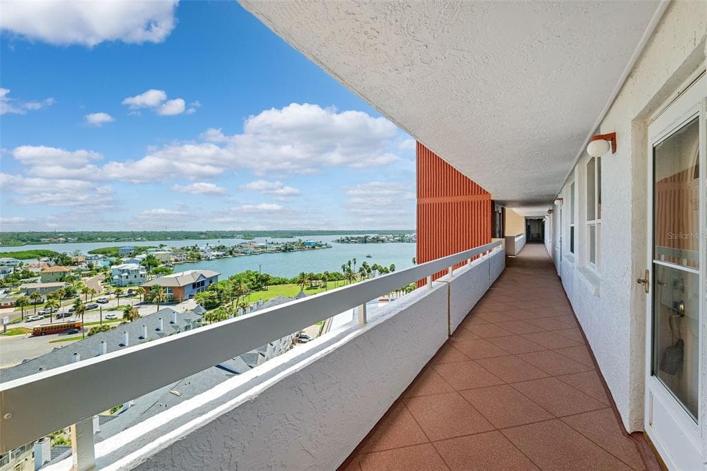 17940 GULF BOULEVARD 11E photo 6