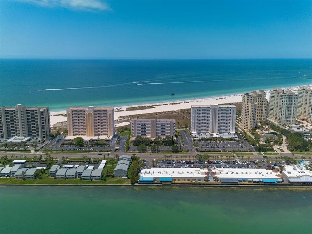1250 GULF BOULEVARD 706 photo 2