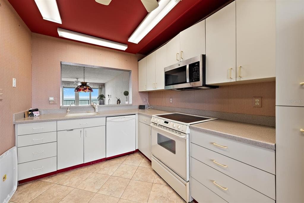 1250 GULF BOULEVARD 706 photo 5