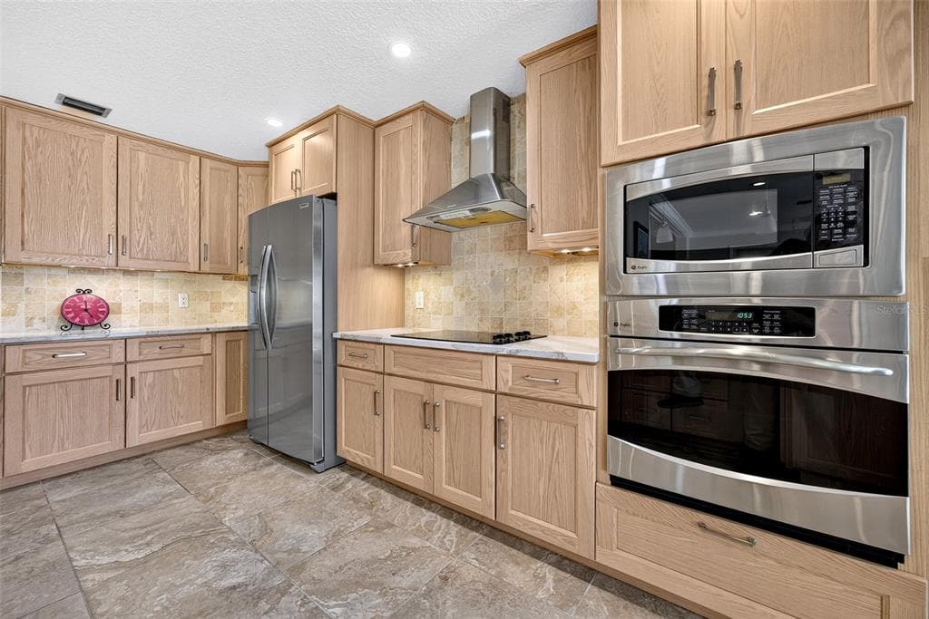 401 NORMA COURT photo 15