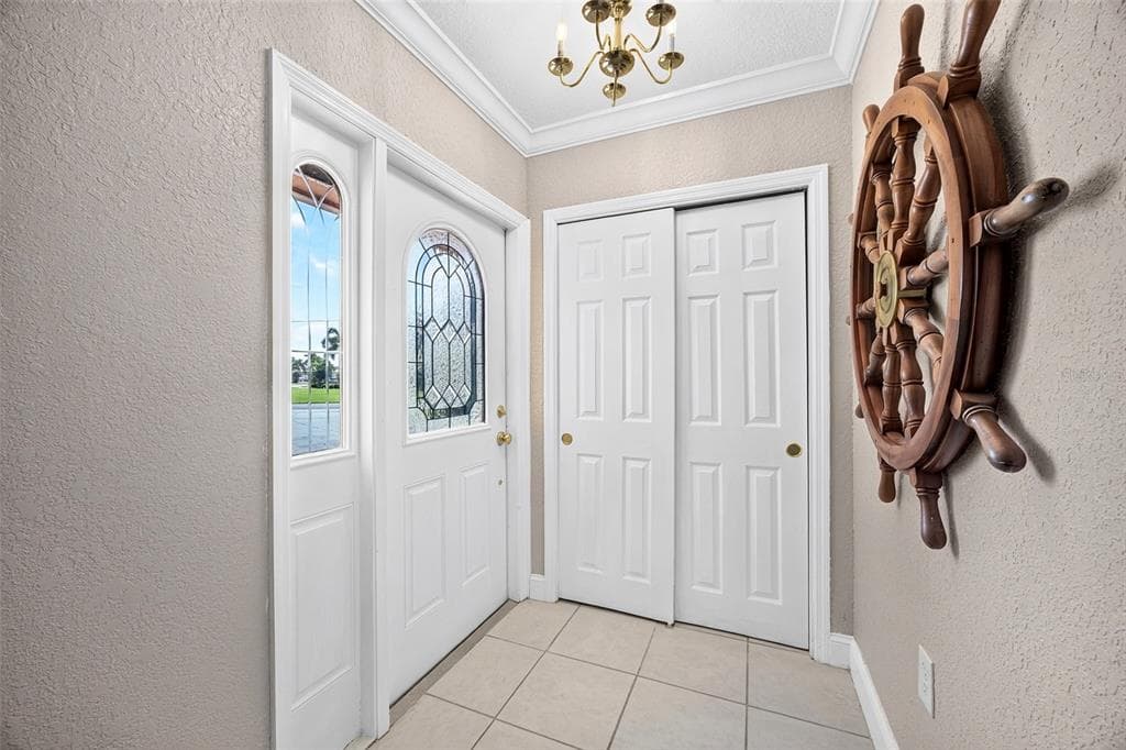 401 NORMA COURT photo 4