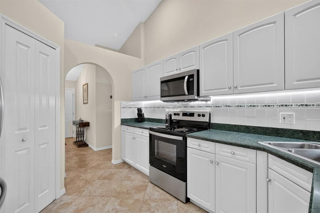 40 FLAMINGO DRIVE photo 23