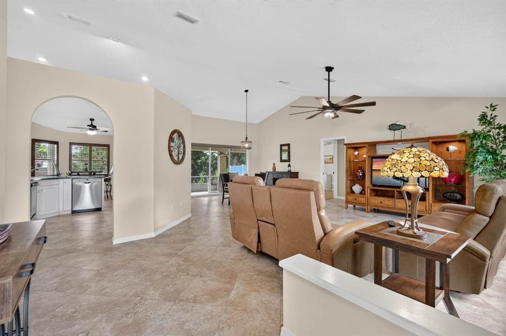 40 FLAMINGO DRIVE photo 2
