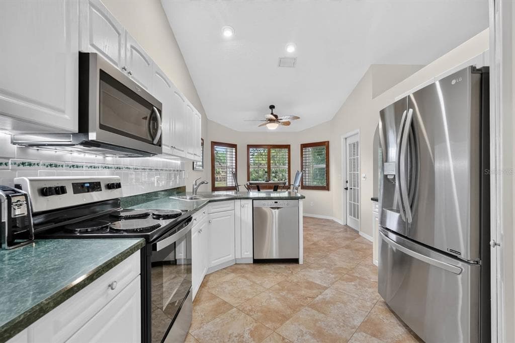40 FLAMINGO DRIVE photo 24