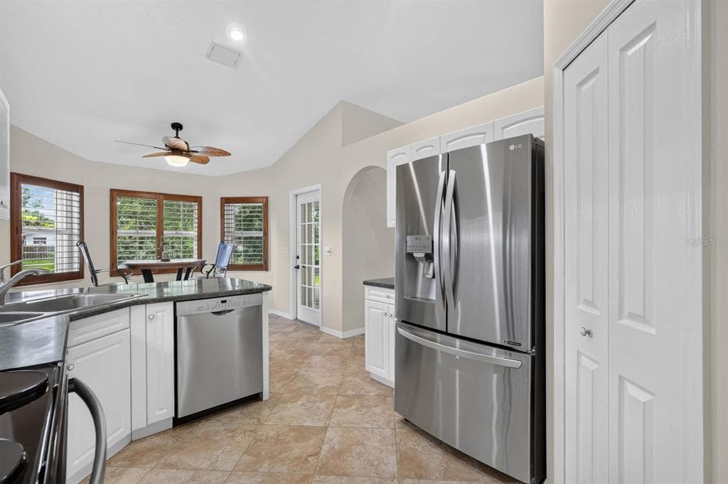 40 FLAMINGO DRIVE photo 18